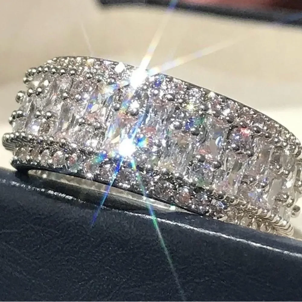NEW❤️Elegant Anniversary Engagement Silver Encrusted White Cubic Zirconi…